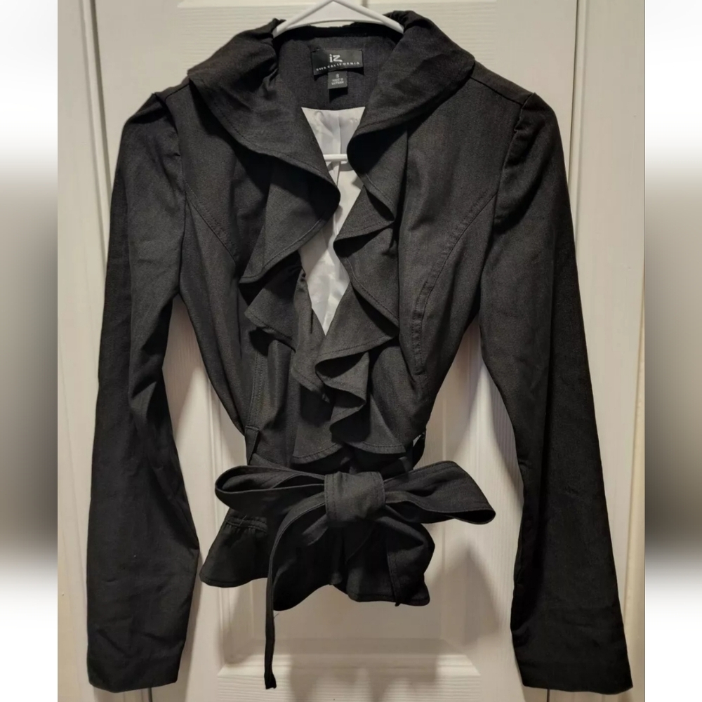 NWOT Iz Byer California Women's Charcoal Black Ruffle Blazer Jacket Size Small